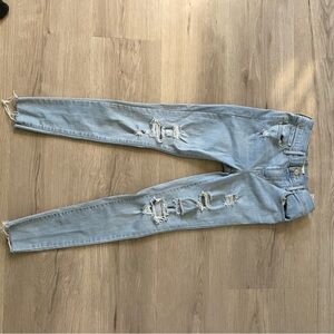 Levi’s 720 Distressed Ripped Light Blue Women's Jeans Size 25